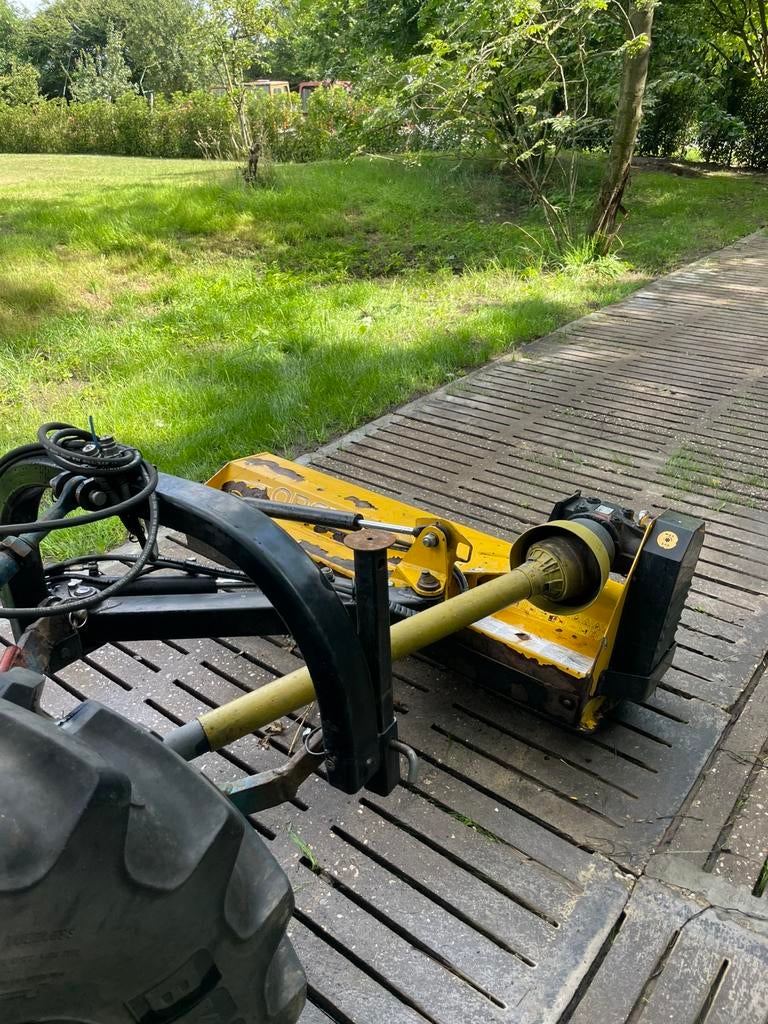 Orsi verstek klepelmaaier, Ophalen