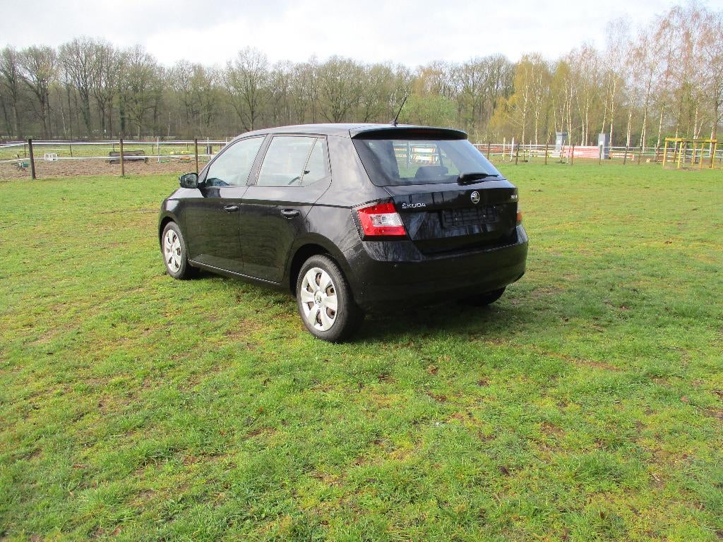 SKODA FABIA AMBITION 1.0 BENZ BJ 2017 134.000KM + CAR PASS !, Auto's, Voorwielaandrijving, Stof, 1055 kg, Zwart