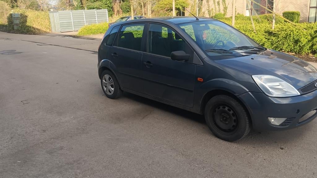 à vendre Ford fiesta 1.4' Benzin avec inspection et garantie, Autos, Euro 5, Achat, Noir, 5 places