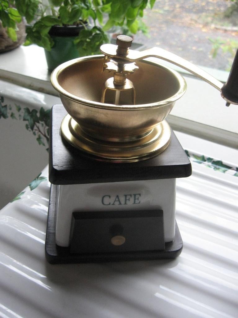 Keuze tussen 2 nieuwe koffiemolens., Huis en Inrichting, Woonaccessoires | Overige, Hout, Blauw, Overige stijlen, Nieuw