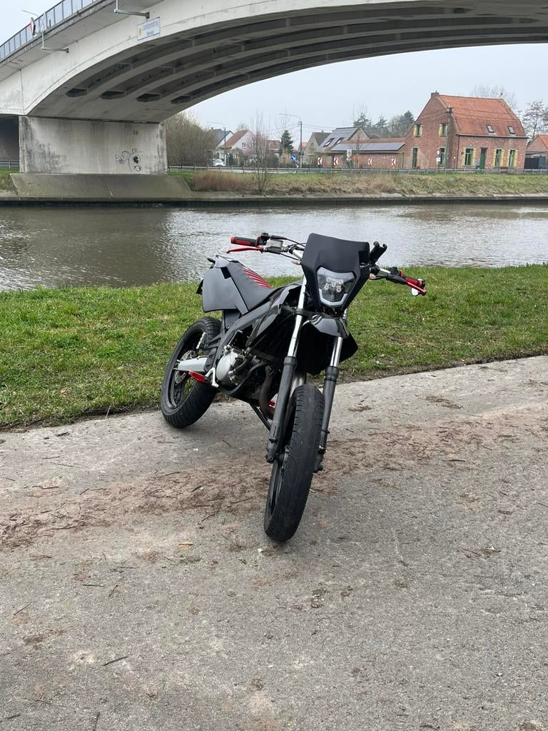 Derbi senda Xtreme - nette staat - rijdt perfect, Fietsen en Brommers, Ophalen, Zo goed als nieuw