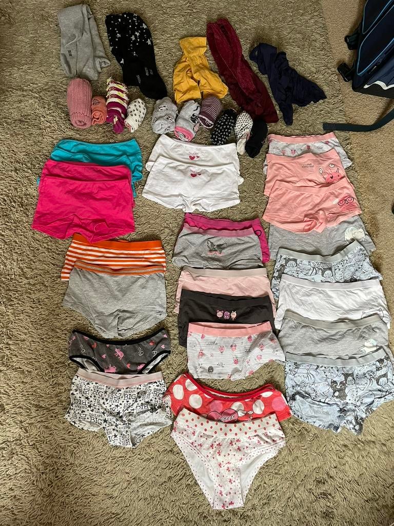 Ondergoed voor meisjes tussen 8 en 12 jaar, Ophalen, Zo goed als nieuw