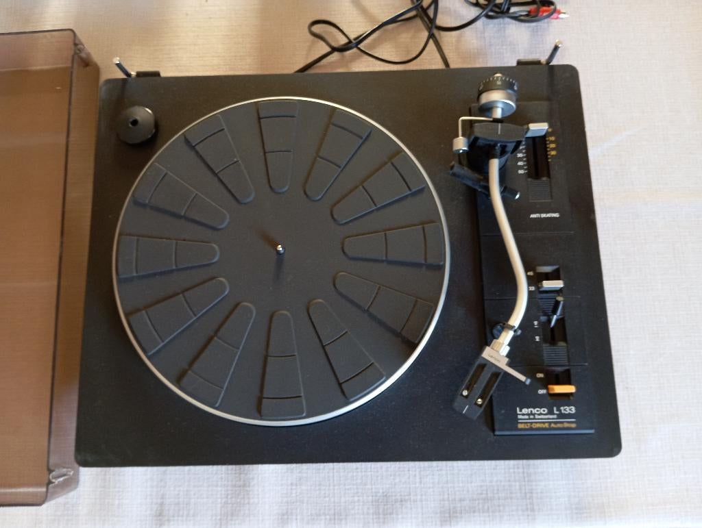 Tourne-disque LENCO L133 BELT-DRIVE Auto Stop, Enlèvement ou Envoi, Utilisé, Tourne-disque, Autres marques