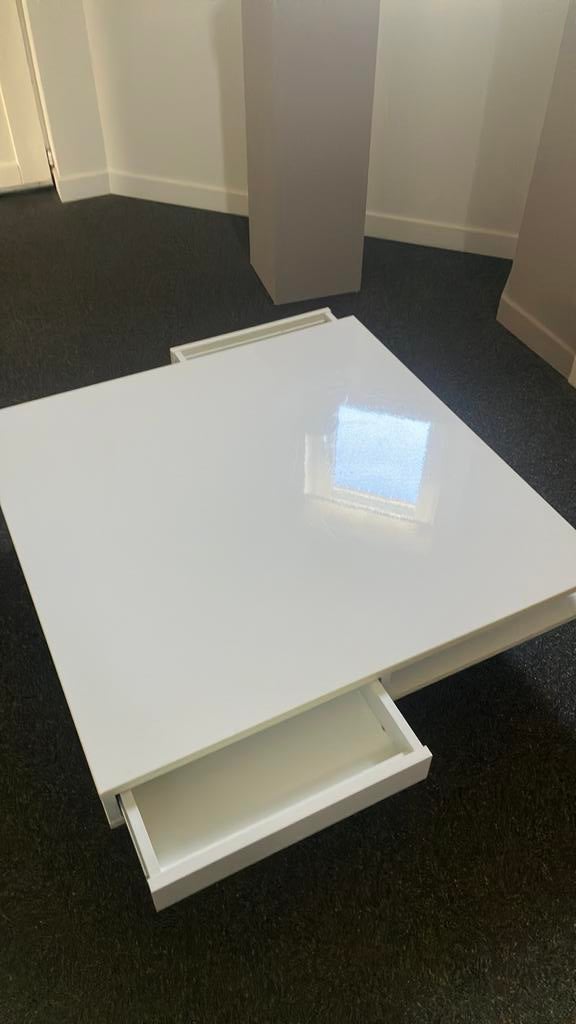 Table basse. 80 x 80 cm, Maison & Meubles, 50 à 100 cm, Carré, Enlèvement, Utilisé