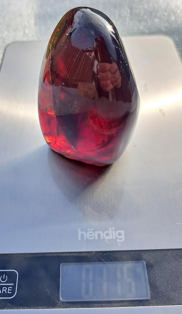 PRACHTIGE Indonesisch barnsteen volgepolijst. r00d 115gr!, Ophalen of Verzenden, Fossiel