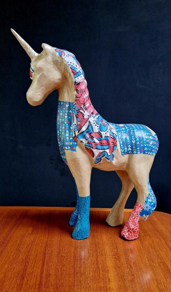 Eenhoorn in papier-maché, Ophalen of Verzenden