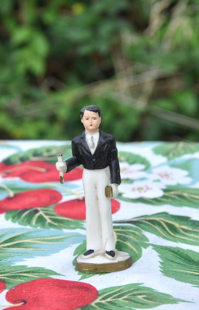 ancien sujet de gateau de communion garçon pt accident, Antiquités & Art, Enlèvement ou Envoi