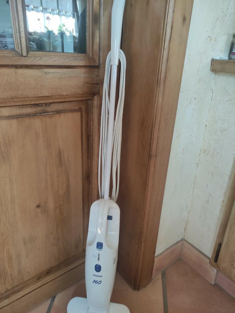Aspirateur à main Severin blanc, Enlèvement, Utilisé, Moins de 1 200 watts, Aspirateur