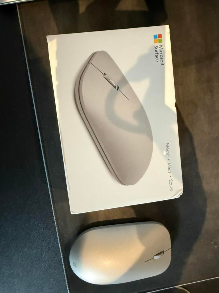 Microsoft surface Bluetooth muis, Computers en Software, Muizen, Ophalen, Zo goed als nieuw, Muis