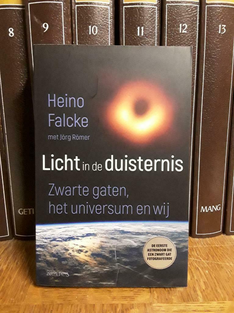 Licht in de duisternis, zwarte gaten, het universum en wij,, Ophalen of Verzenden, Zo goed als nieuw, Van In, Natuurwetenschap