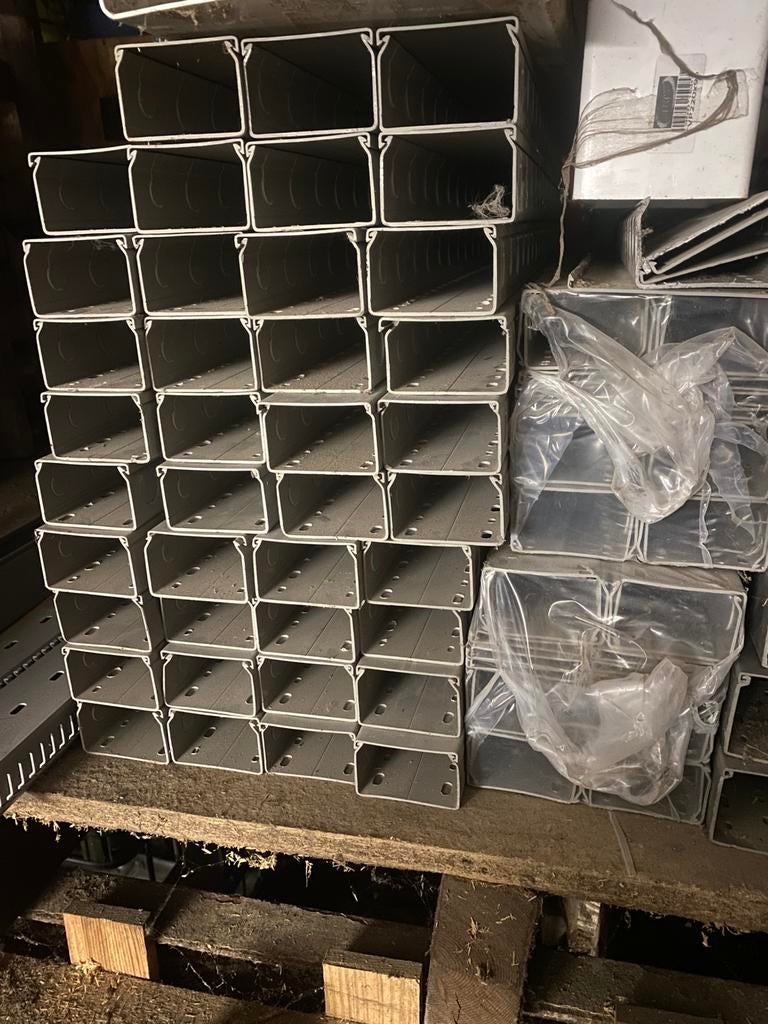 Kabelgoten PVC, Ophalen, Zo goed als nieuw