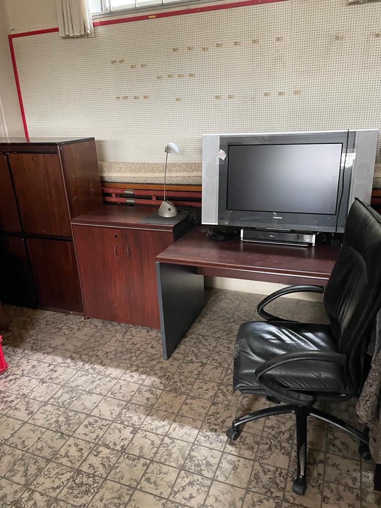 Bureau complet incluant chaise de bureau en cuir, Maison & Meubles, Bureaux, Enlèvement, Utilisé