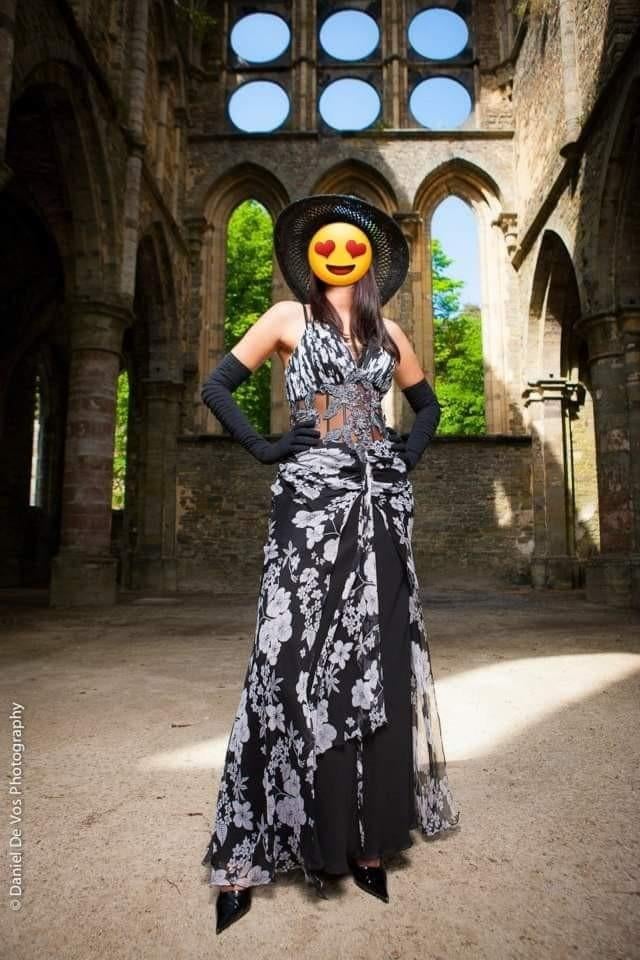 Robe de bal, de cocktail longue, blanche/noir, corset, 38, Robe de gala, Taille 38/40 (M), Enlèvement ou Envoi, Boutique indépendante