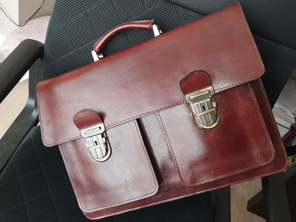 Vintage, stevige bruinbruine leren tas, Handtassen en Accessoires, Tassen | Schooltassen, Ophalen of Verzenden, Zo goed als nieuw