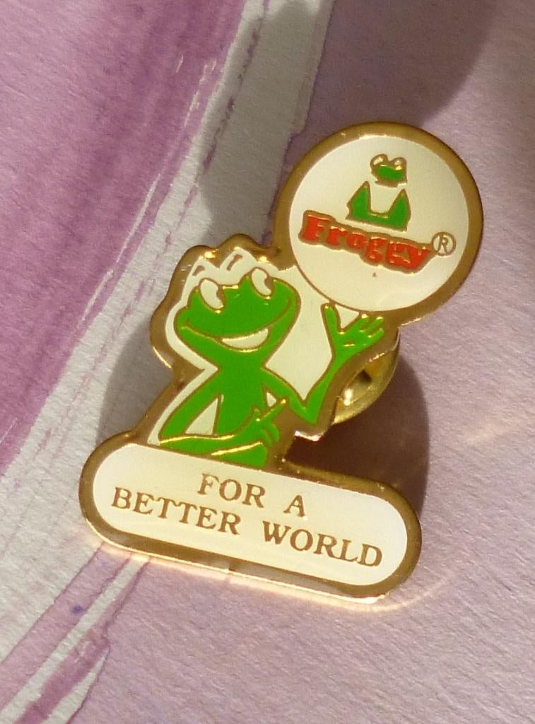 Pin Froggy. For a better world., Verzamelen, Ophalen of Verzenden, Nieuw, Merk, Speldje of Pin