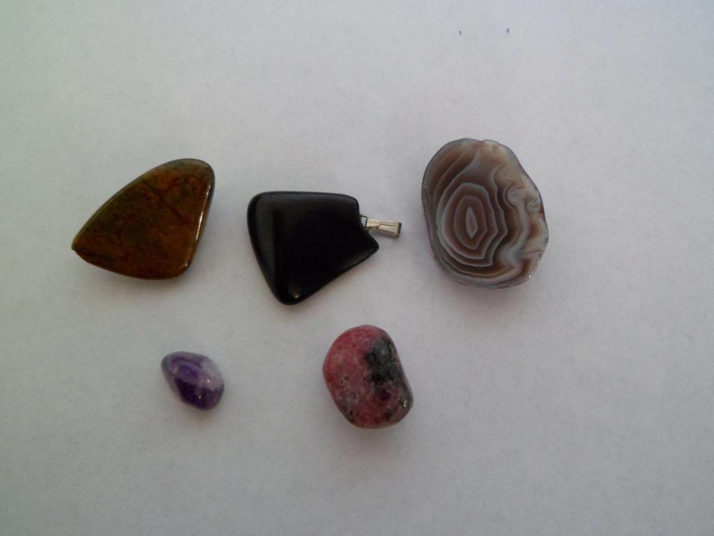 Pierres semi-précieuses, différents types, 5 détails (voir p, Enlèvement ou Envoi, Comme neuf