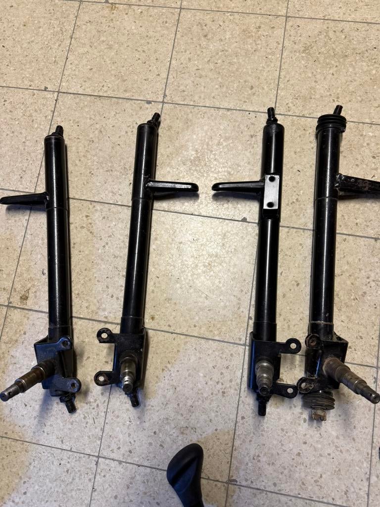 PGO 250 buggy voor ophang stuurstangen, Envoi, Utilisé