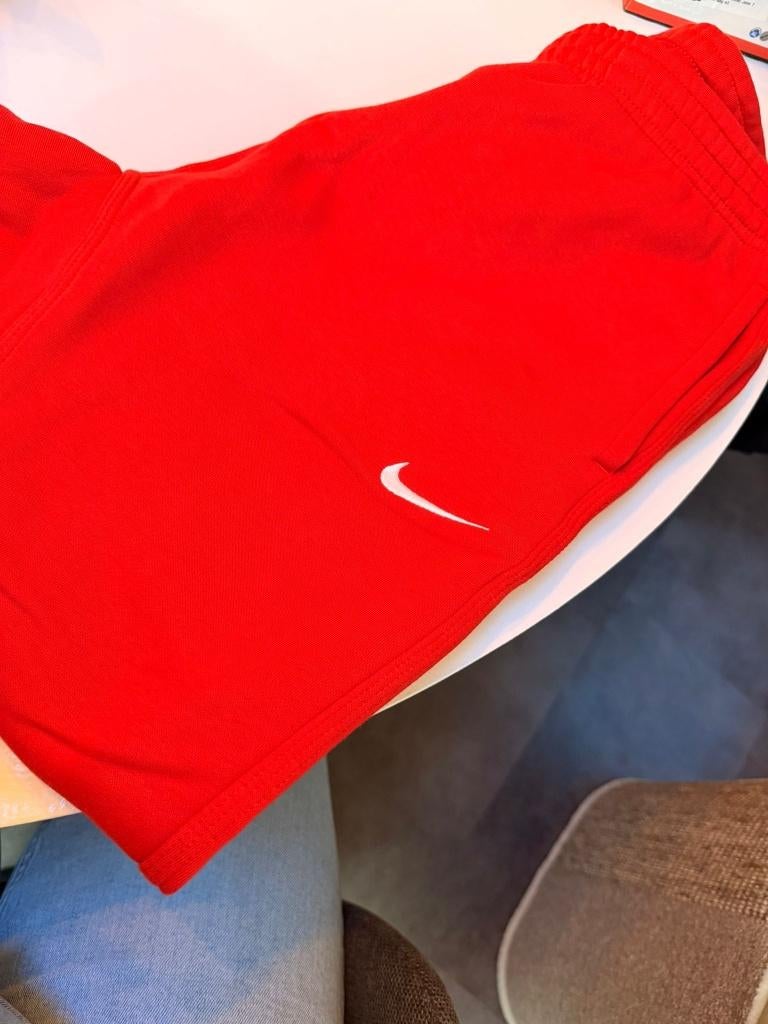 nike jogging rood maat medium, Sports & Fitness, Course, Jogging & Athlétisme, Nike, Comme neuf, Enlèvement, Autres sports