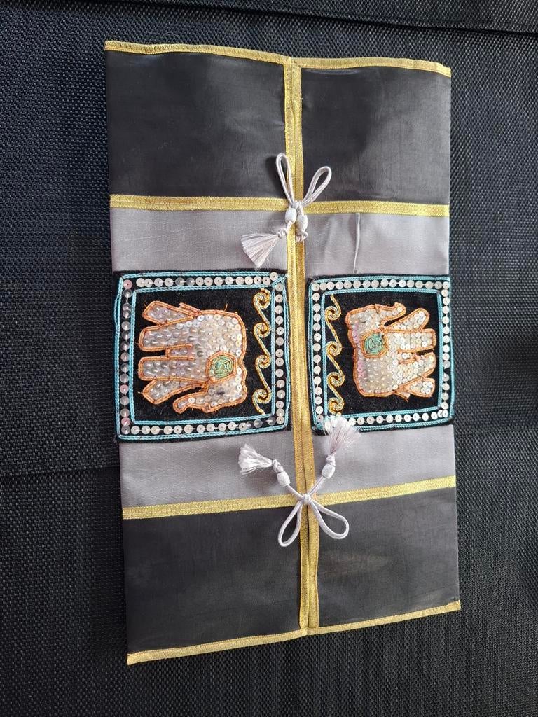 Étui en soie thaïlandaise ou indienne pour boîte à mouchoirs, Antiquités & Art, Enlèvement