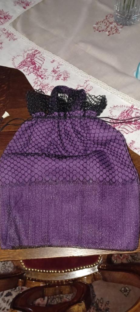 Kapelaan, Ophalen of Verzenden, Gebruikt, Paars