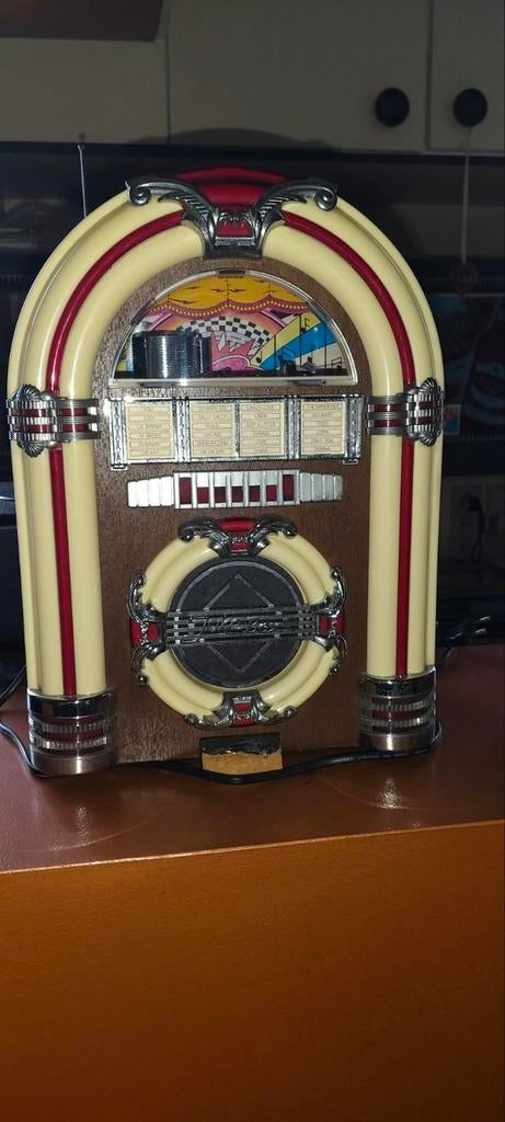 Jukebox radio tafelmodel., Verzamelen, Ophalen, Gebruikt