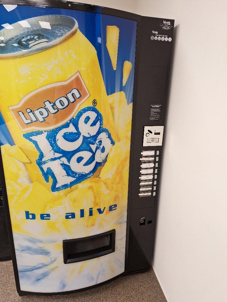 Frisdrankautomaat, Ophalen, Dranken