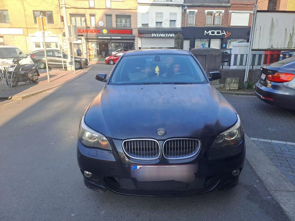 BMW 520I BENZINE, Auto's, BMW, Automaat, Beige, Zwart, Bedrijf