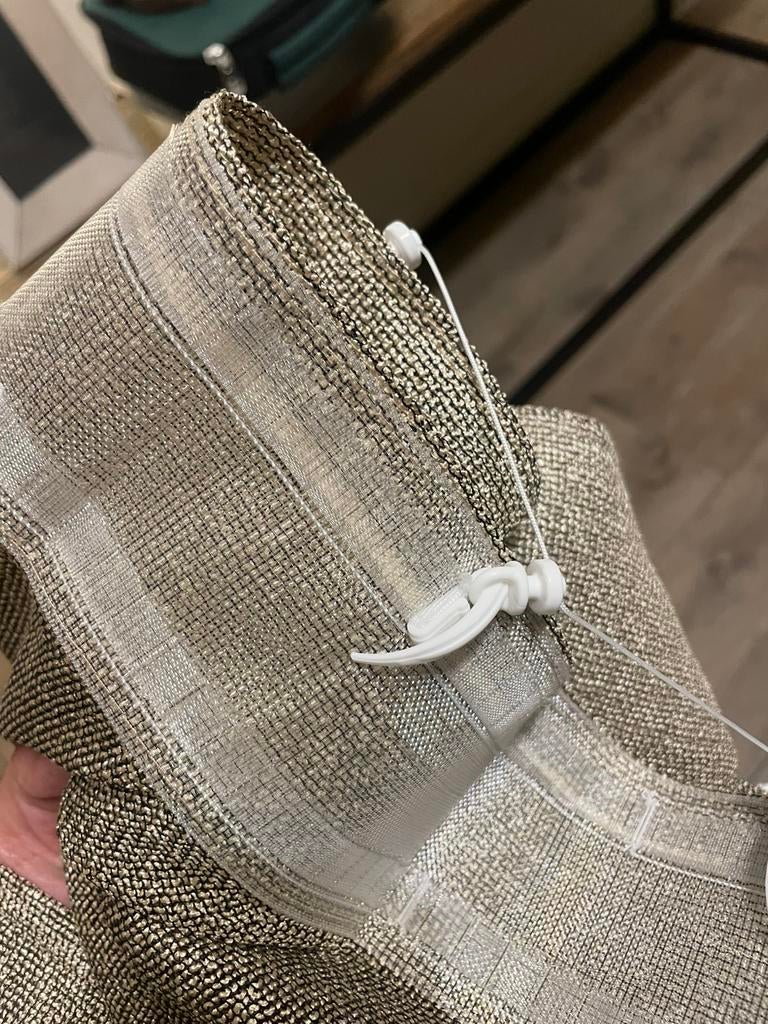 2 beige nieuwe wave goedijnen klaar om op te hangen., Huis en Inrichting, Stoffering | Gordijnen en Lamellen, Beige, Nieuw, Modern