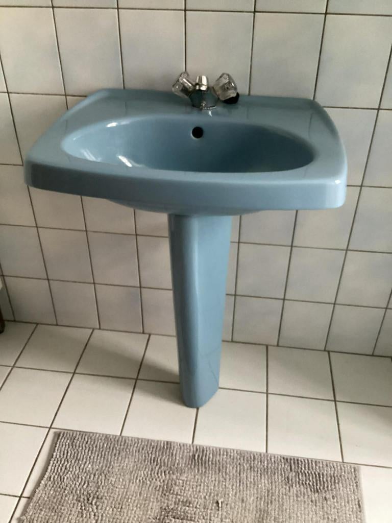 Blauwe stenen wastafel met spiegel, Ophalen