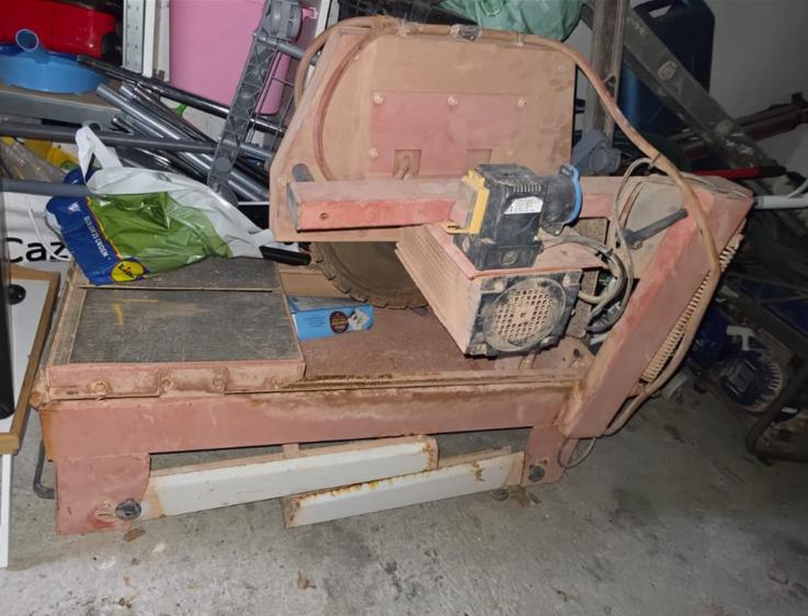 Steenzaagmachine goede staat, Watersport en Boten, Motorboten en Motorjachten, Ophalen, Zo goed als nieuw