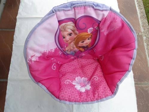 Poppenstoeltje "Frozen", Kinderen en Baby's, Speelgoed | Poppen, Ophalen, Zo goed als nieuw, Babypop