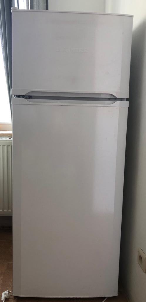 Frigo congélateur Liebherr en excellent état, Electroménager, Comme neuf, 200 litres ou plus, 45 à 60 cm, Avec congélateur séparé