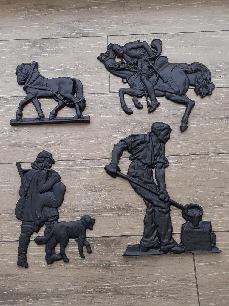 A vendre 4 frontons en fonte, Maison & Meubles, Accessoires pour la Maison | Décorations murale, Comme neuf, Objet de décoration