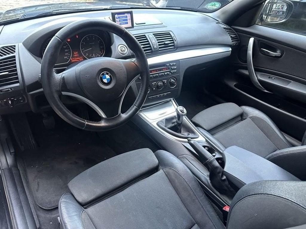 BMW 118 118i Cabrio /Navi/Sportpack/Garantie/LEZ ok/Lage km, Auto's, BMW, 1 Reeks, Zwart, Cabriolet, Zwart