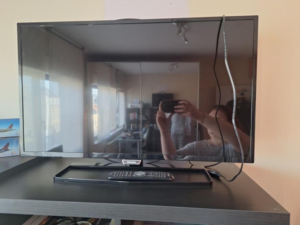 Philips tv 80cm diagonaal, Audio, Tv en Foto, Televisies, Ophalen, Philips, LED, Zo goed als nieuw
