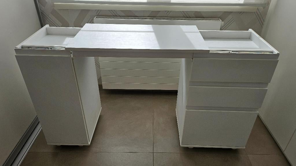 Uitschuifbaar bureau wit gelakt van het merk Inter Link, Huis en Inrichting, Ophalen, Met wielen, Gebruikt, Bureau