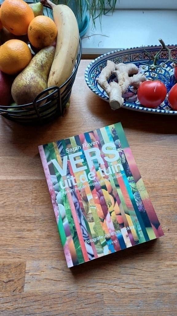 Kookboek : Koken met de oogst uit het seizoen., Boeken, Kookboeken, Ophalen of Verzenden