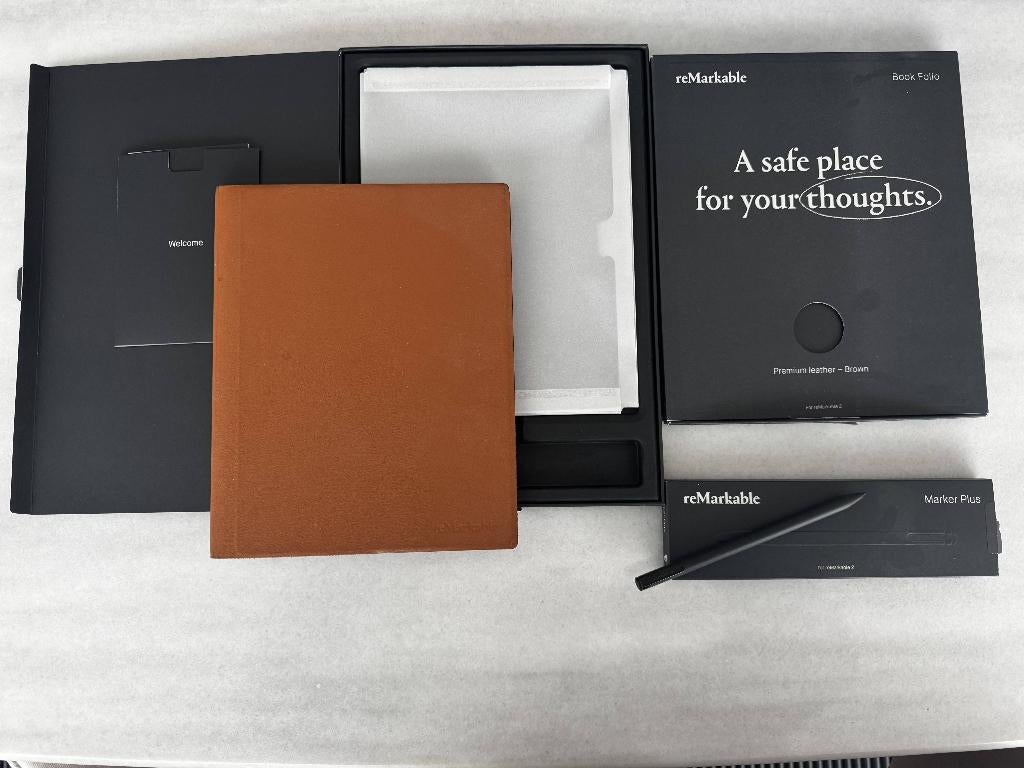REMARKABLE 2 + MARKER PLUS+ BOOK FOLIO, Computers en Software, Ophalen of Verzenden, Zo goed als nieuw, Draadloos, ReMarkable II