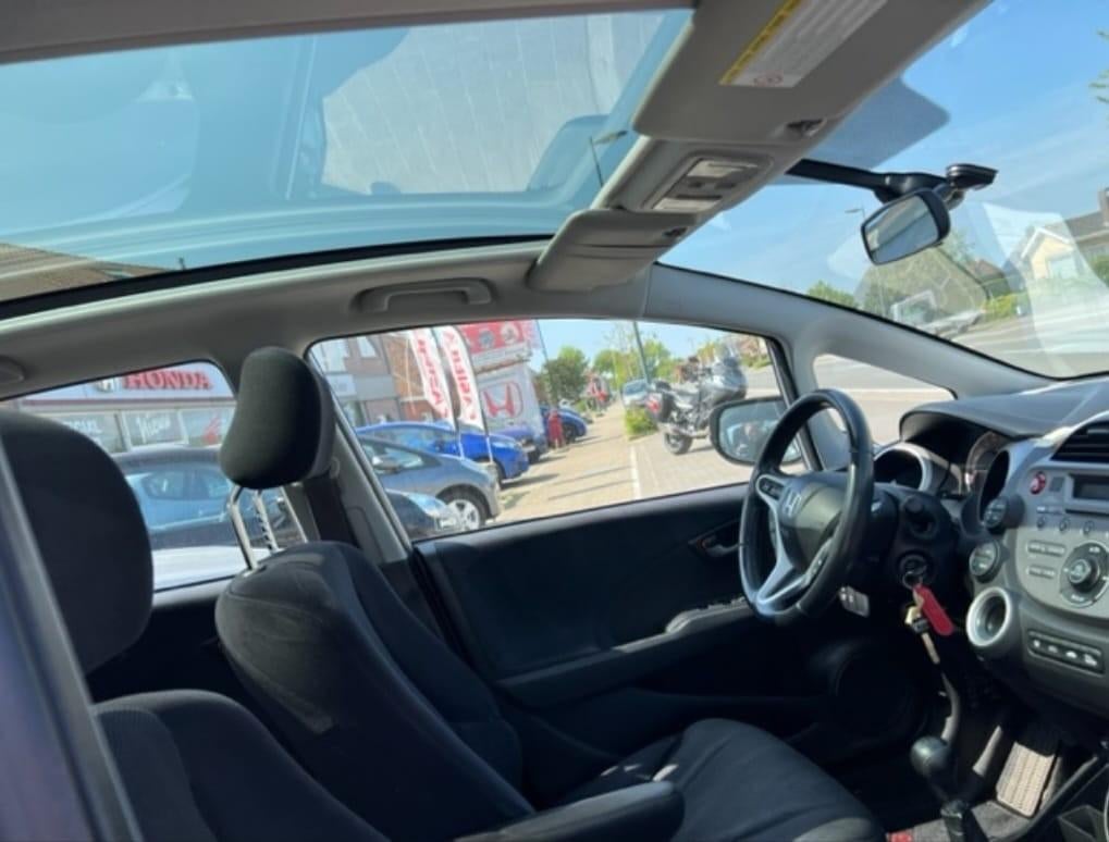 Honda Jazz 2010 • Toit Panoramique • Full Options • OK LEZ, Autos, Argent ou Gris, Achat, Boîte manuelle, 5 portes