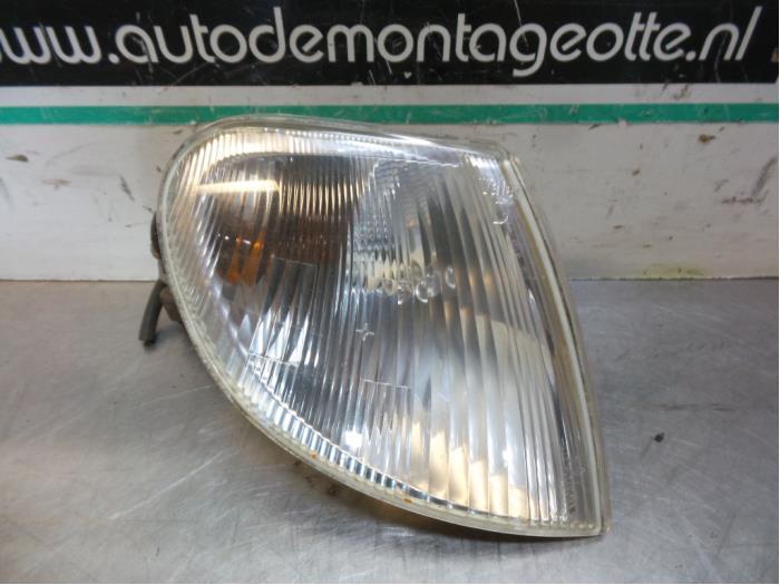 Richtingaanwijzer rechts van een Peugeot Partner (Partner 96, Gebruikt, -, -, Ophalen of Verzenden