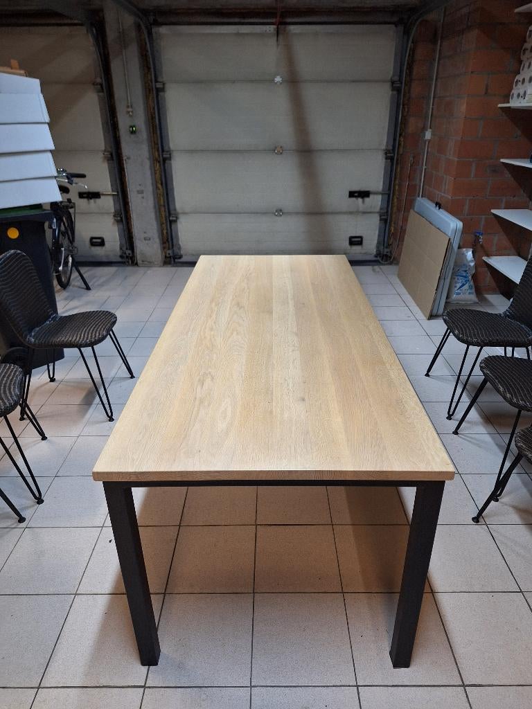 Houten eiken tafel met zwarte poten. Optioneel met 6 stoelen, Ophalen, 50 tot 100 cm, Zo goed als nieuw, Vijf personen of meer