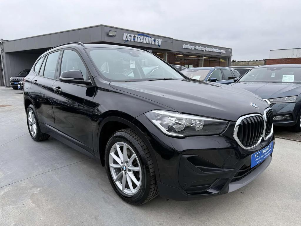 BMW X1 1.5i AUTOMAAT NAVIGATIE CAMERA DAB BLUETOOTH PDC, Auto's, BMW, Stof, Gebruikt, 136 pk, Bedrijf