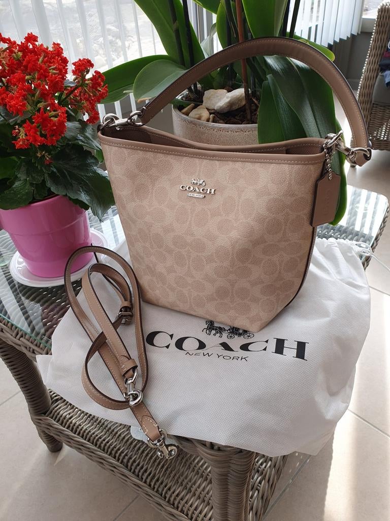 Nieuwe coach handtas, Handtassen en Accessoires, Tassen | Damestassen, Ophalen of Verzenden, Beige, Handtas