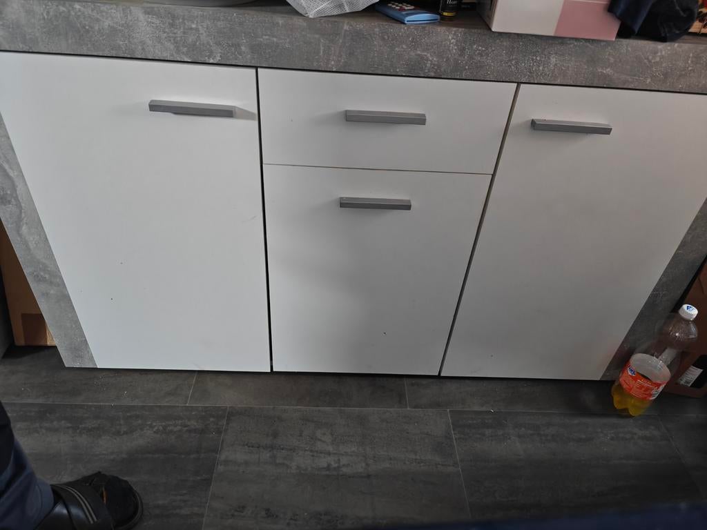 2 meubles blanc et gris béton et 1 table., Enlèvement, Verre