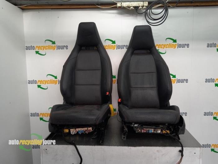 Bekleding Set (compleet) van een Mercedes A-Klasse, Auto-onderdelen, Interieur en Bekleding, Gebruikt, -, -, 3 maanden garantie