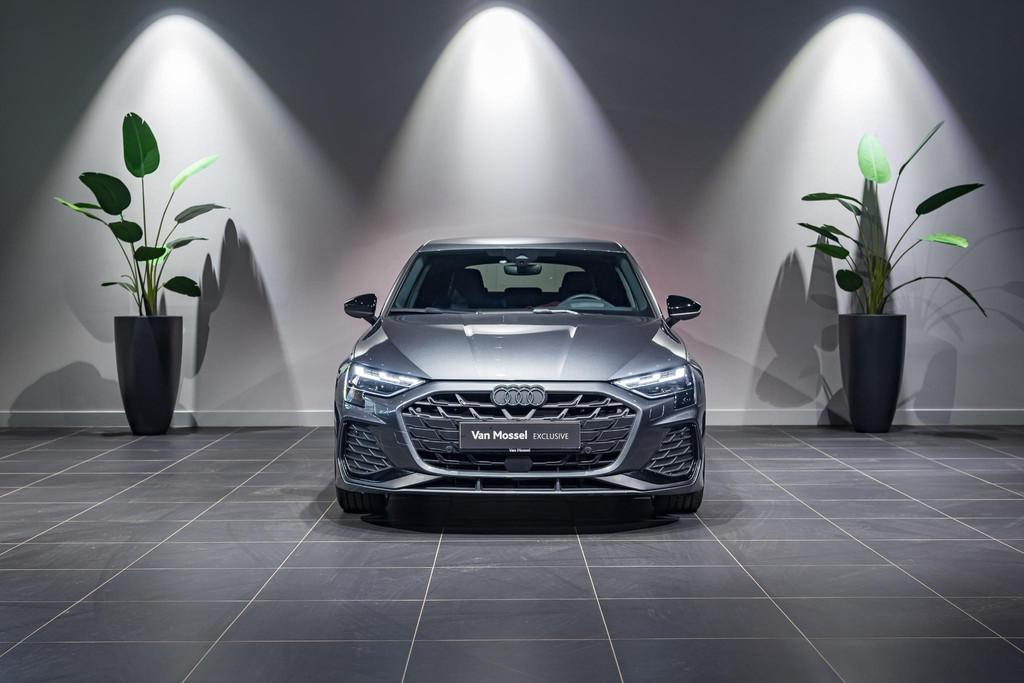 Audi A3 Sportback Competition 45TFSIe 272 PK SONOS | MATRIX, Auto's, Audi, Stof, Zwart, 4 cilinders, https://public.car-pass.be/vhr/dfaf0067-e96a-4f3a-a140-9869deda472c