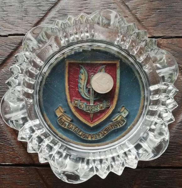 Cendrier premier bataillon parachutiste Diest, Collections, Enlèvement ou Envoi, Armée de terre, Autres types