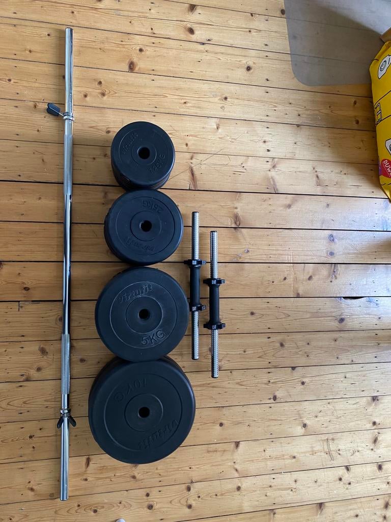 Gewichtset inclusief barbell en dumbells - 60,5kg, Enlèvement, Comme neuf