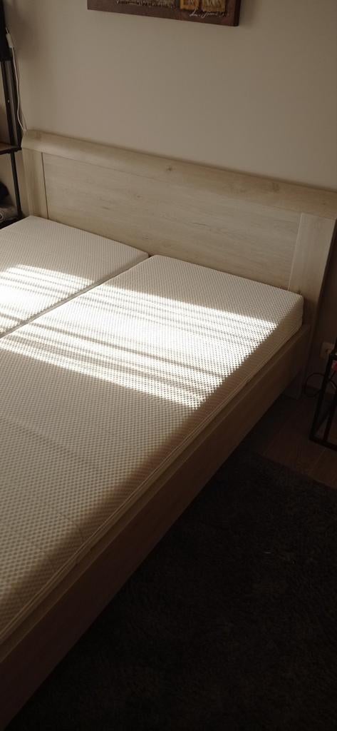 Lit de 160/200 vendu complet avec un surmatelas rafraîchissa, Maison & Meubles, Enlèvement