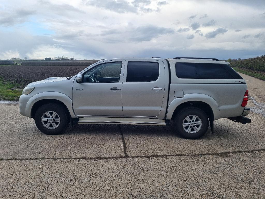 Toyota Hilux 2012 2,5 L 214 000 km, Achat, 2500 cm³, Boîte manuelle, USB